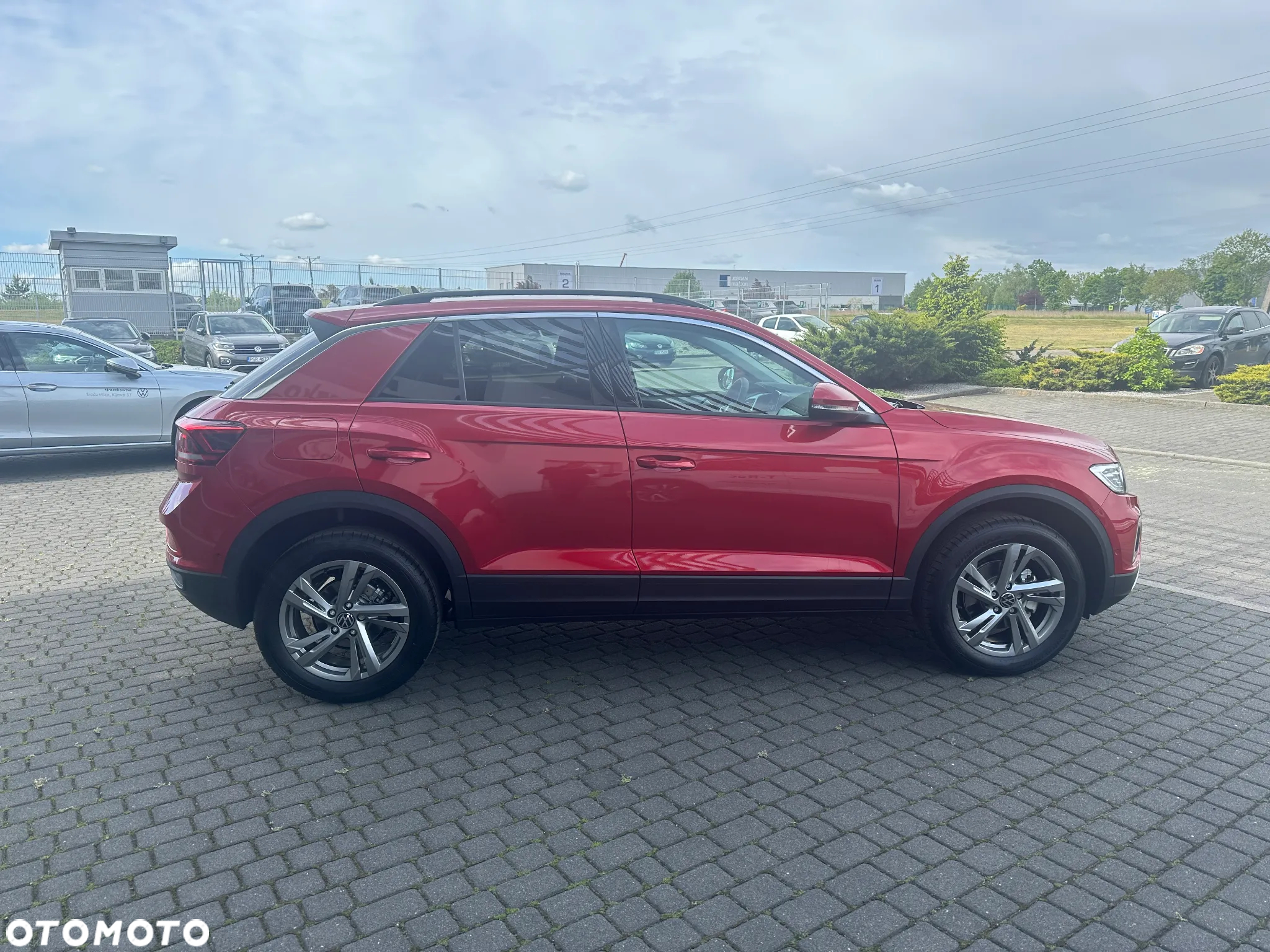 Volkswagen T-Roc - 13