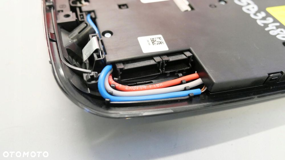 bmw g30 g31 oświetlenie lampka wnętrza kabiny podsufitki 7937937 5b32480 - 7