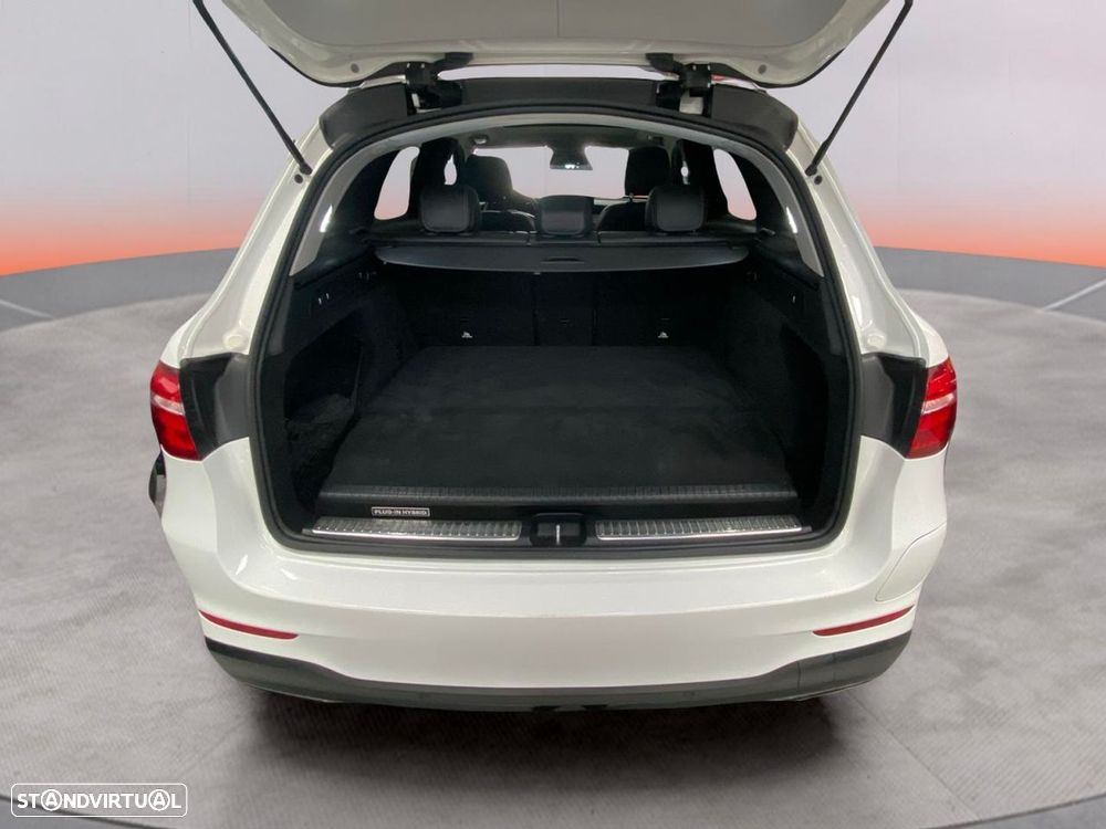 Mercedes-Benz GLC 350 e AMG Line 4-Matic - 24