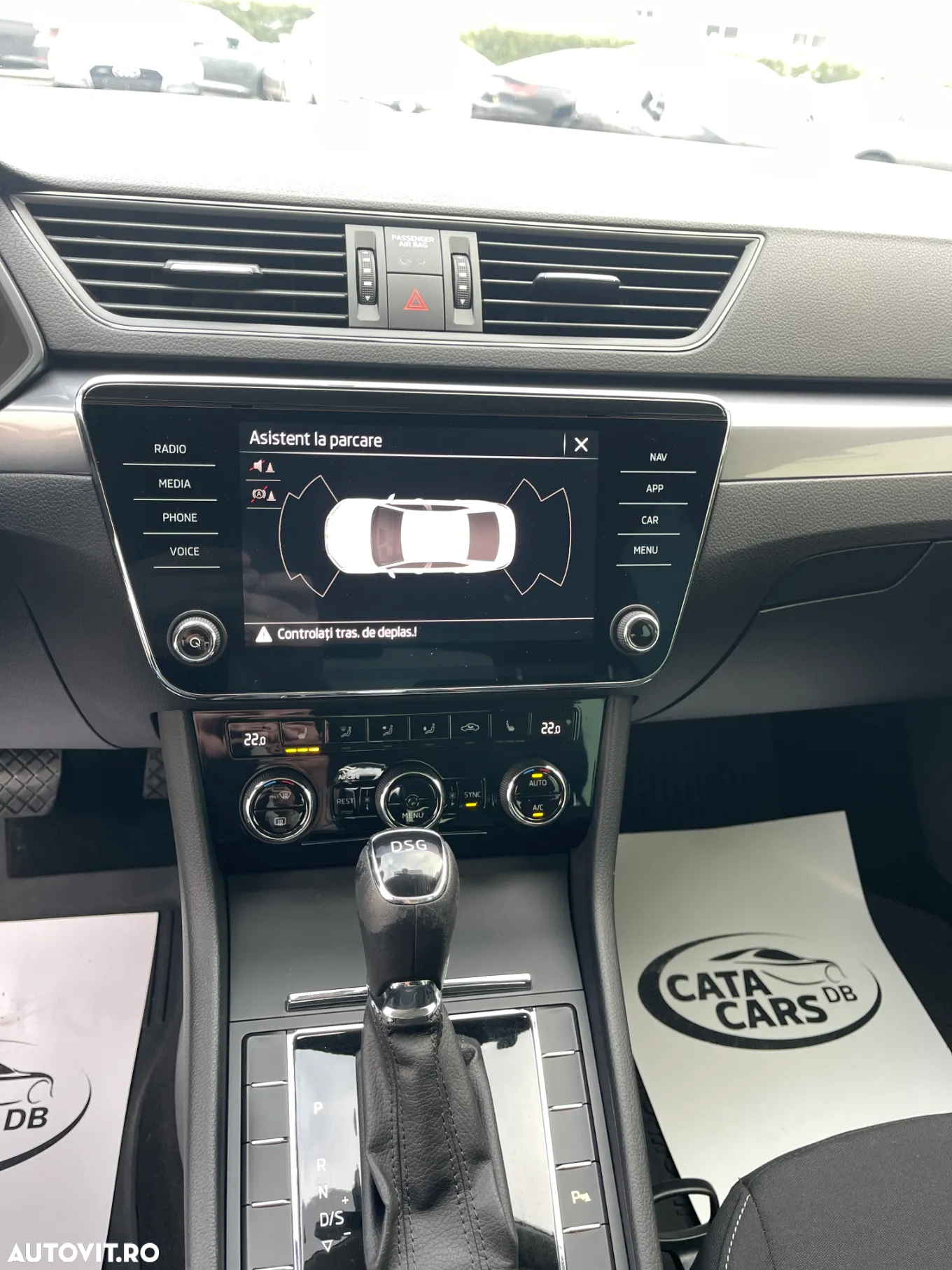 Skoda Superb 2.0 TDI DSG Ambition - 33
