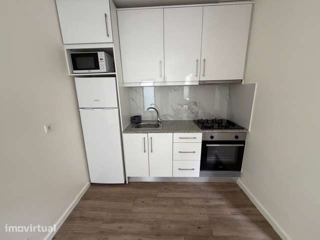 Apartamento T2 com boas áreas e localização privilegiada - Grande imagem: 2/7