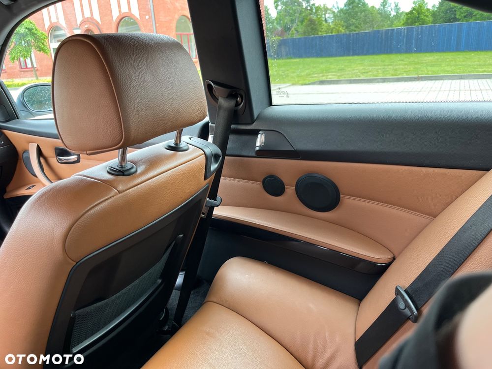 BMW Seria 3 320i - 8