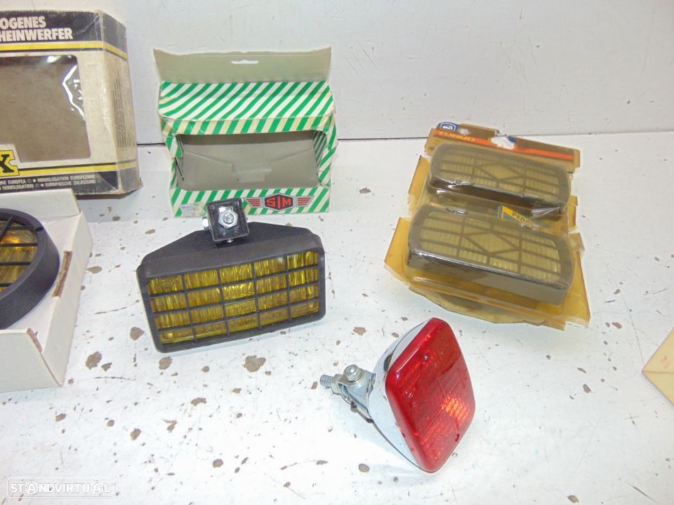 Antigos e clássicos jipes faróis de nevoeiro - 11