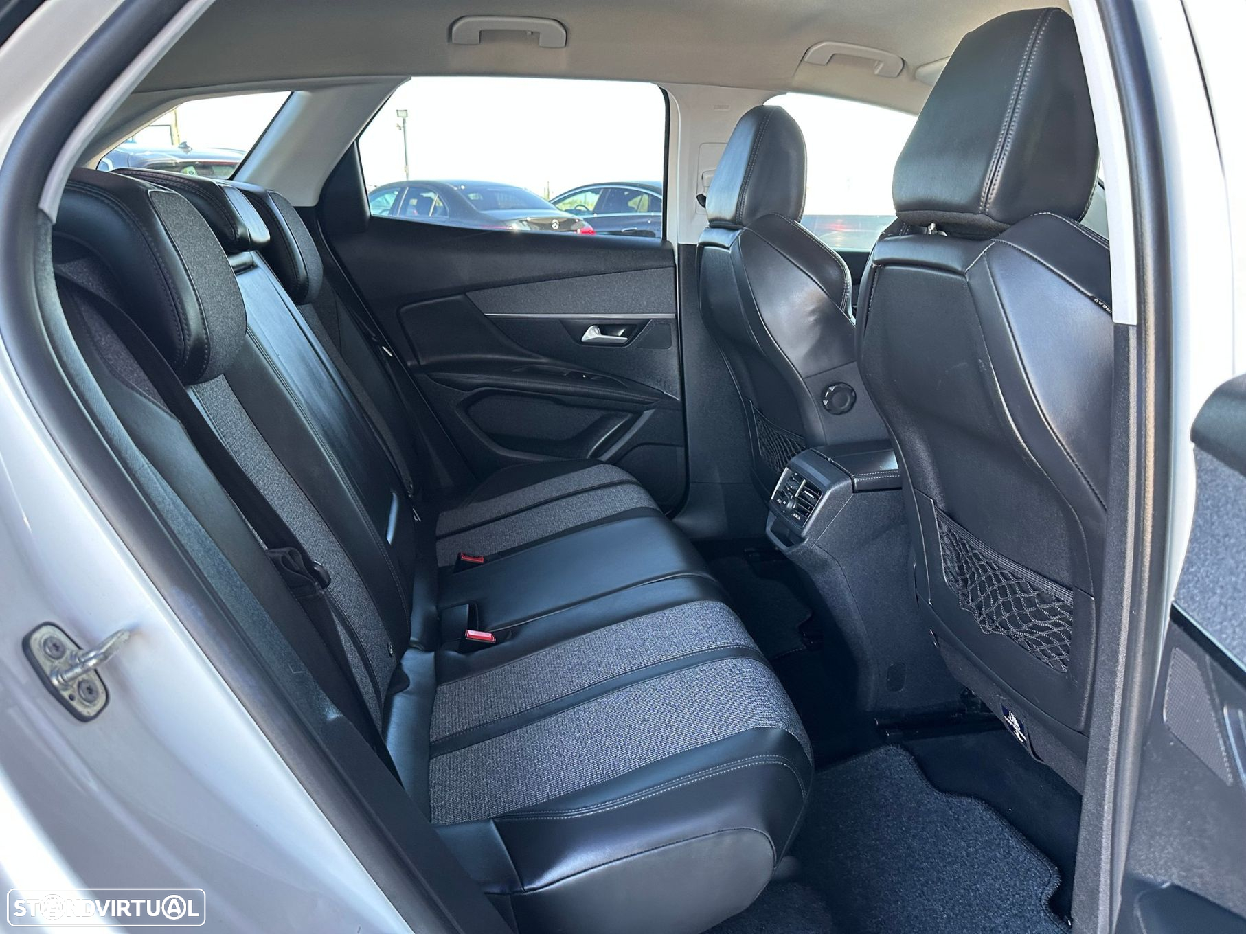 Peugeot 3008 1.6 BlueHDi Allure EAT6 - 41