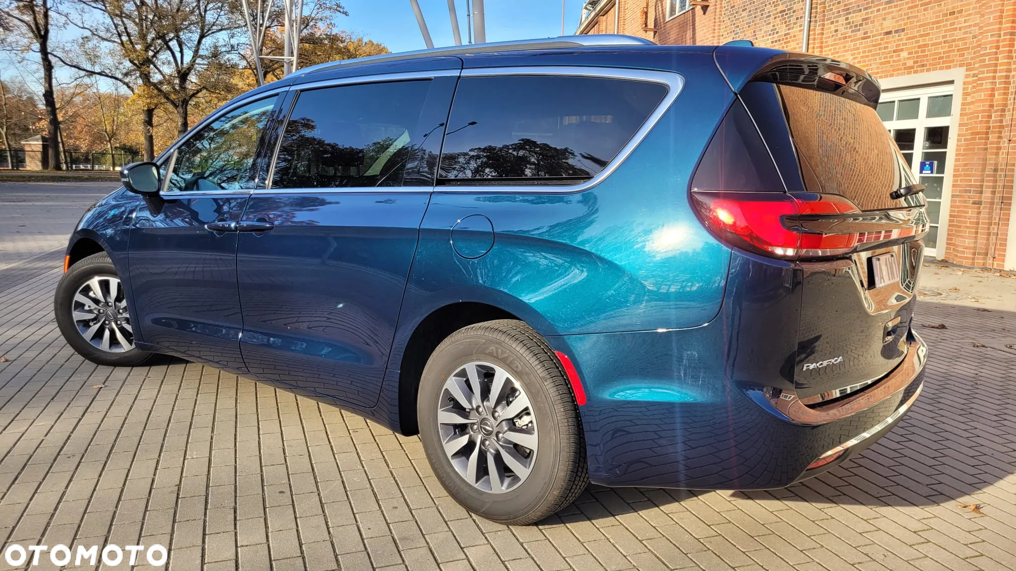 Chrysler Pacifica - 10