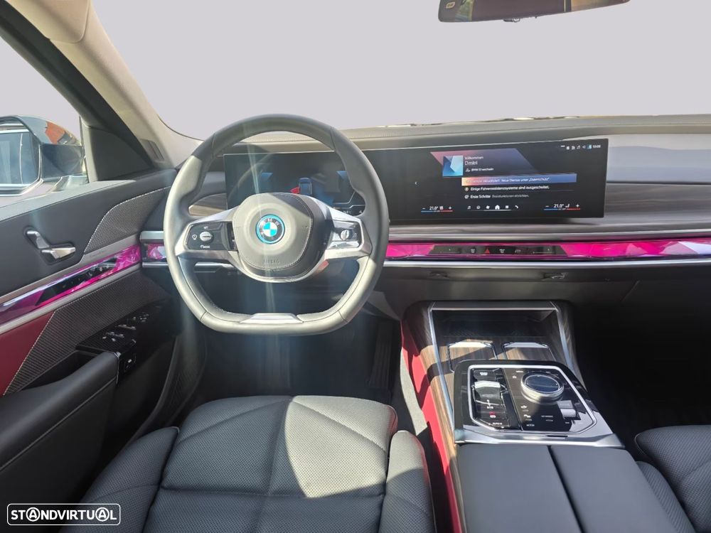 BMW i7 - 9