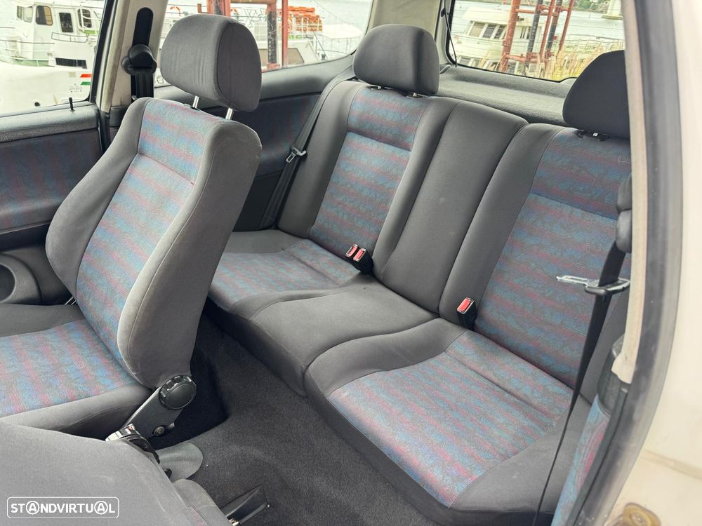 VW Polo 1.3 GL - 13