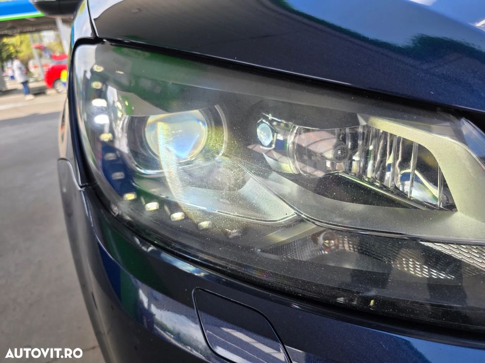 Volkswagen Touran 2.0 TDI Highline DSG - 35