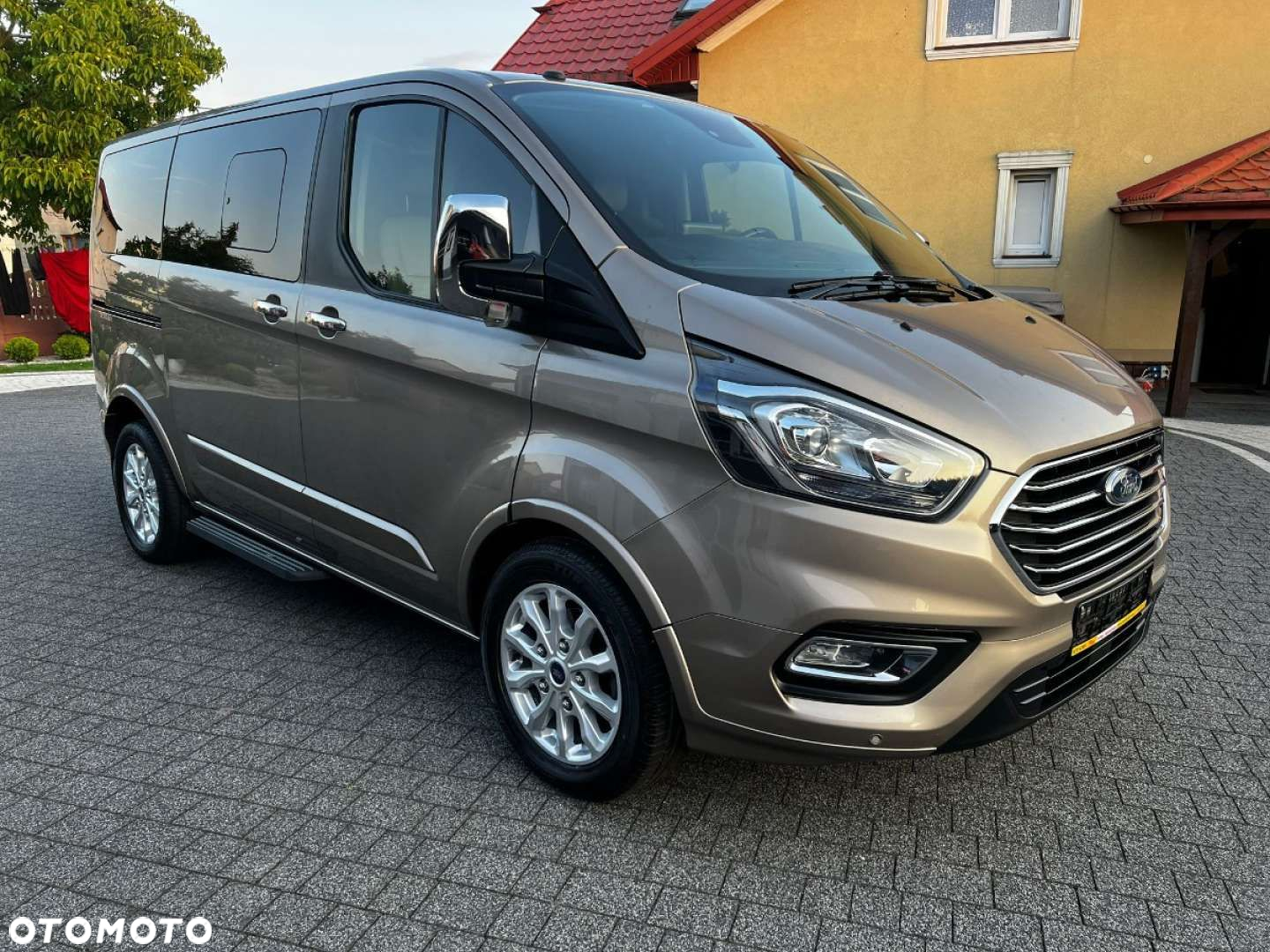 Ford Tourneo Custom - 4
