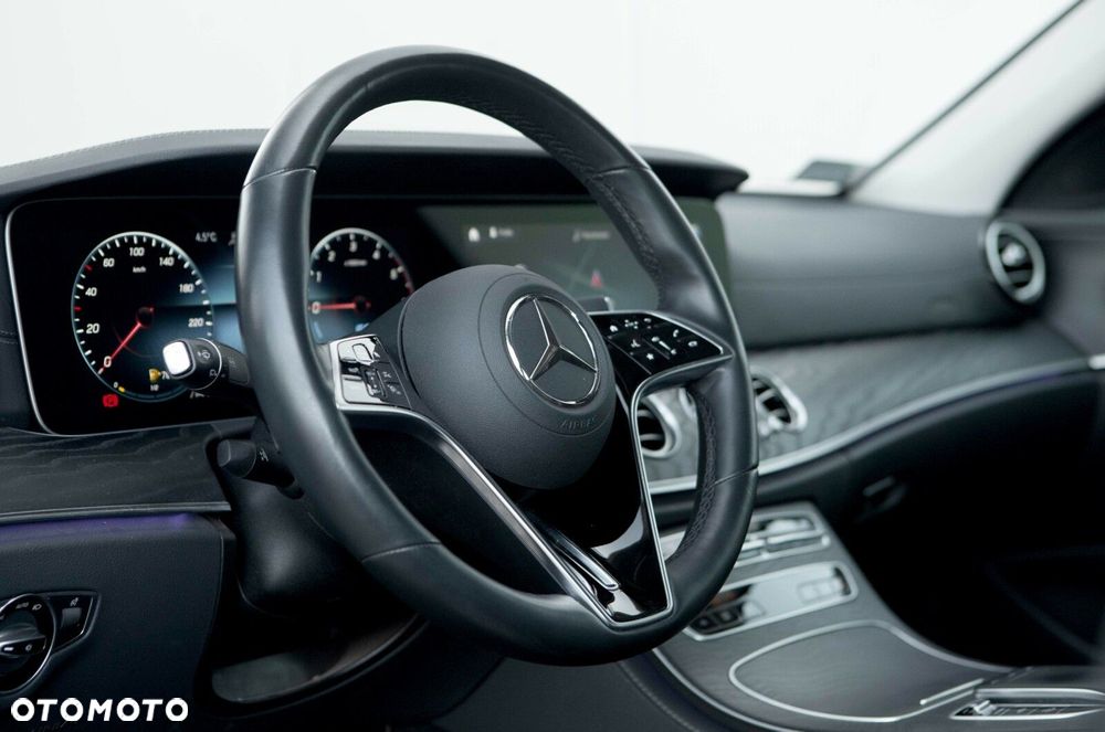 Mercedes-Benz Klasa E - 21