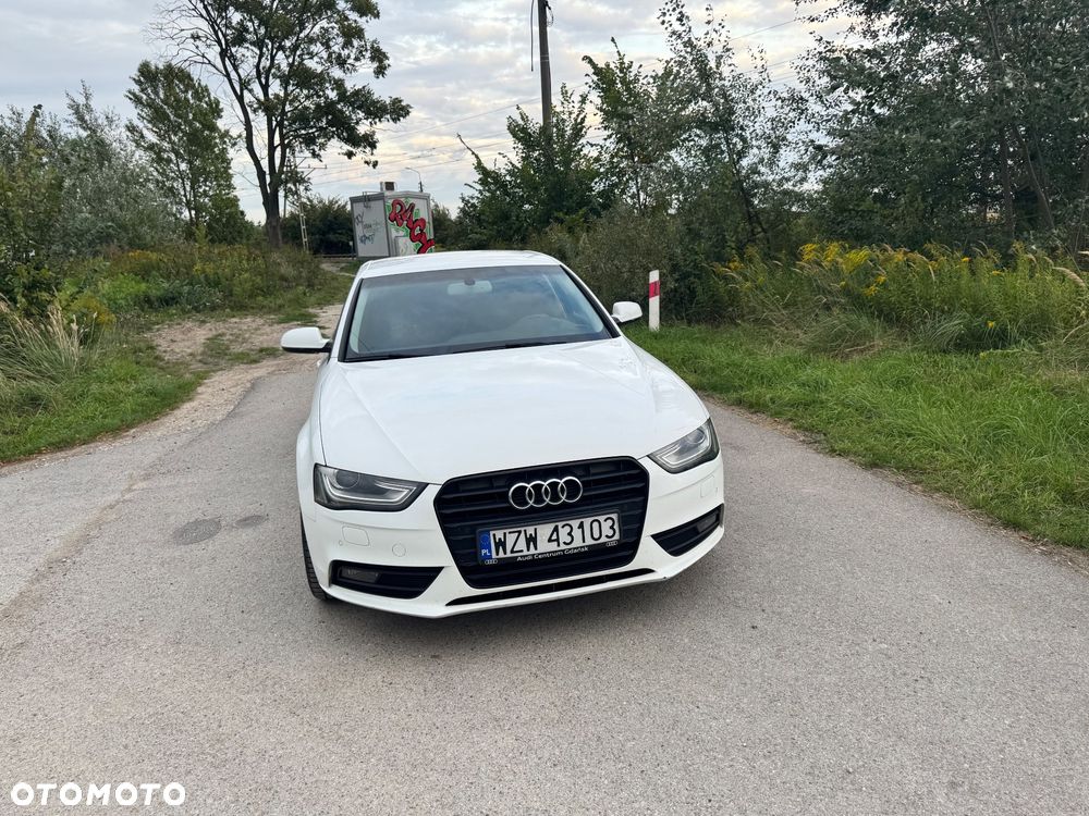 Audi A4 Limousine - 12