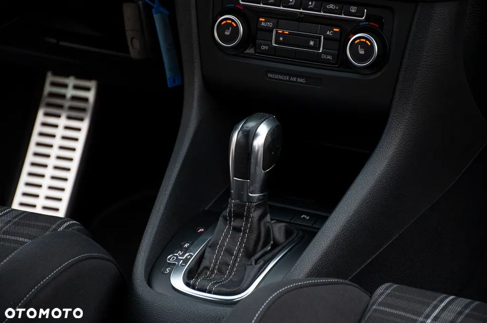 Volkswagen Golf 2.0 TDI DPF GT Sport - 23