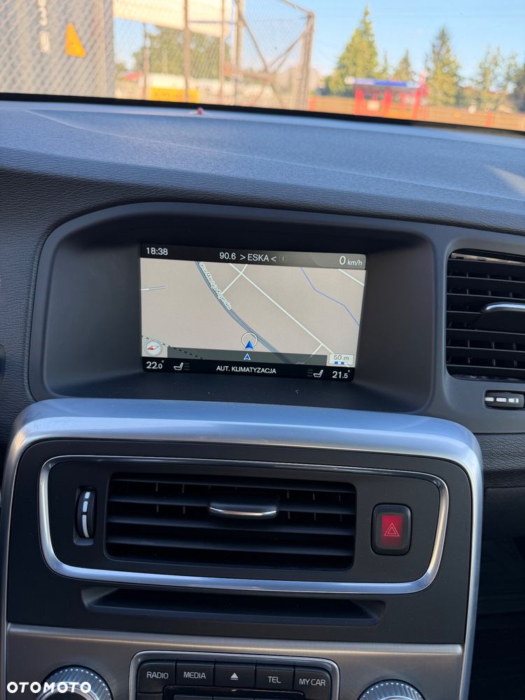 Volvo V60 D4 Drive-E Momentum - 17