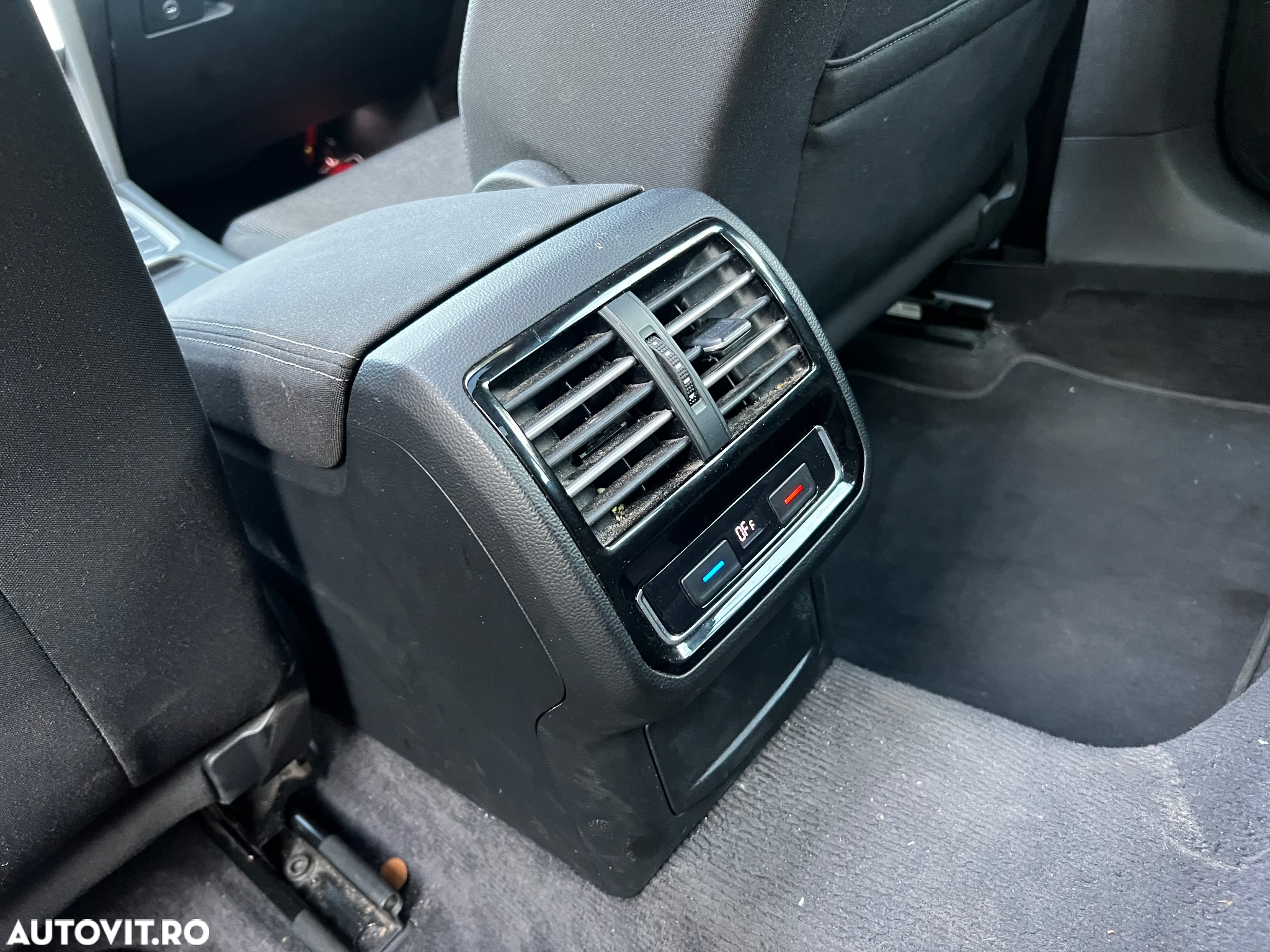 Volkswagen Passat Variant 2.0 TDI DSG Comfortline - 33