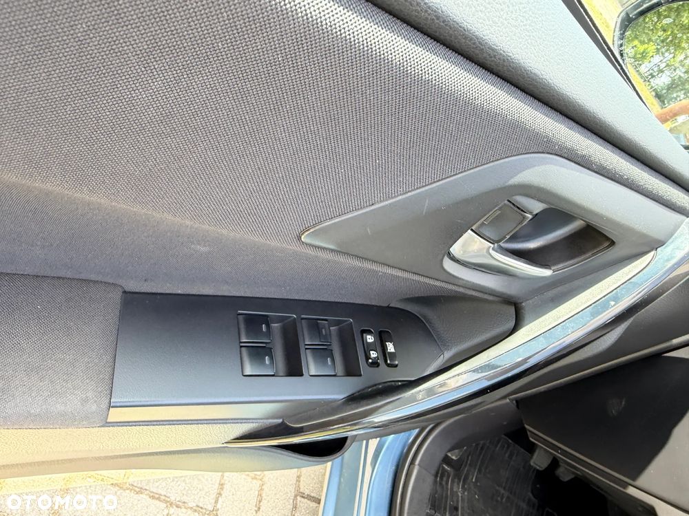 Toyota Auris 1.6 Premium Comfort - 18