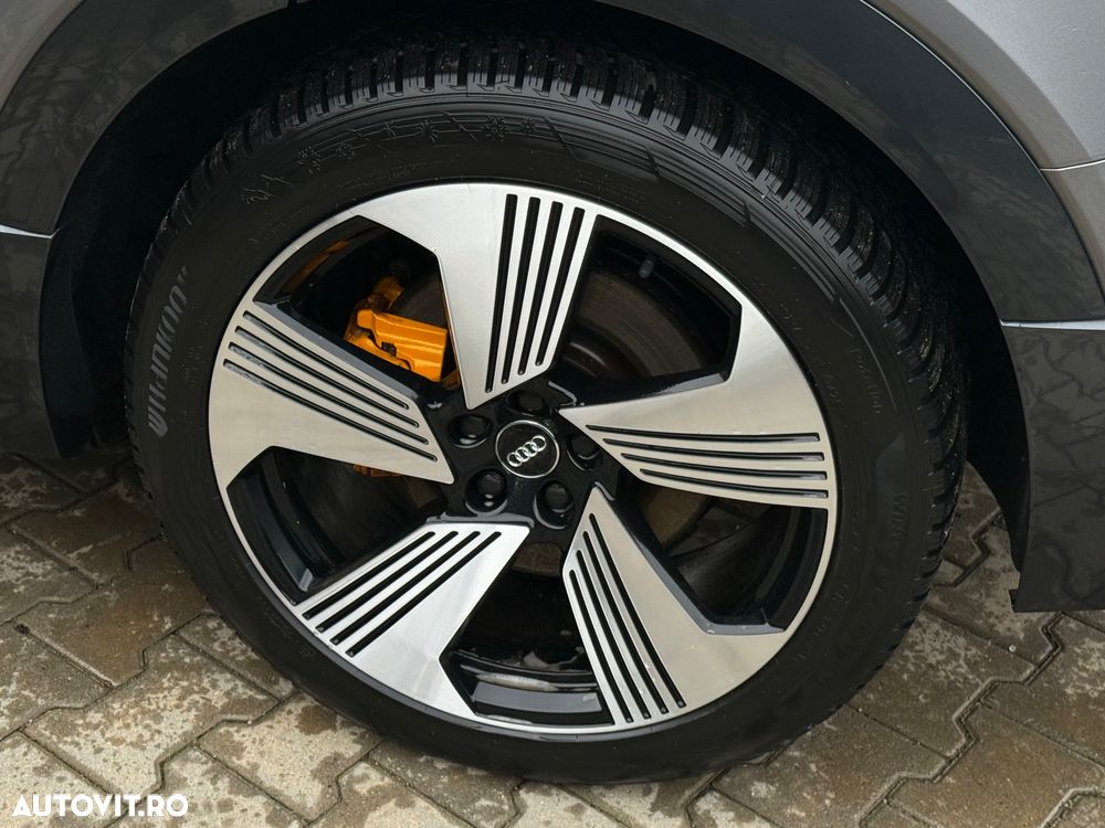 Audi e-tron 55 quattro - 14