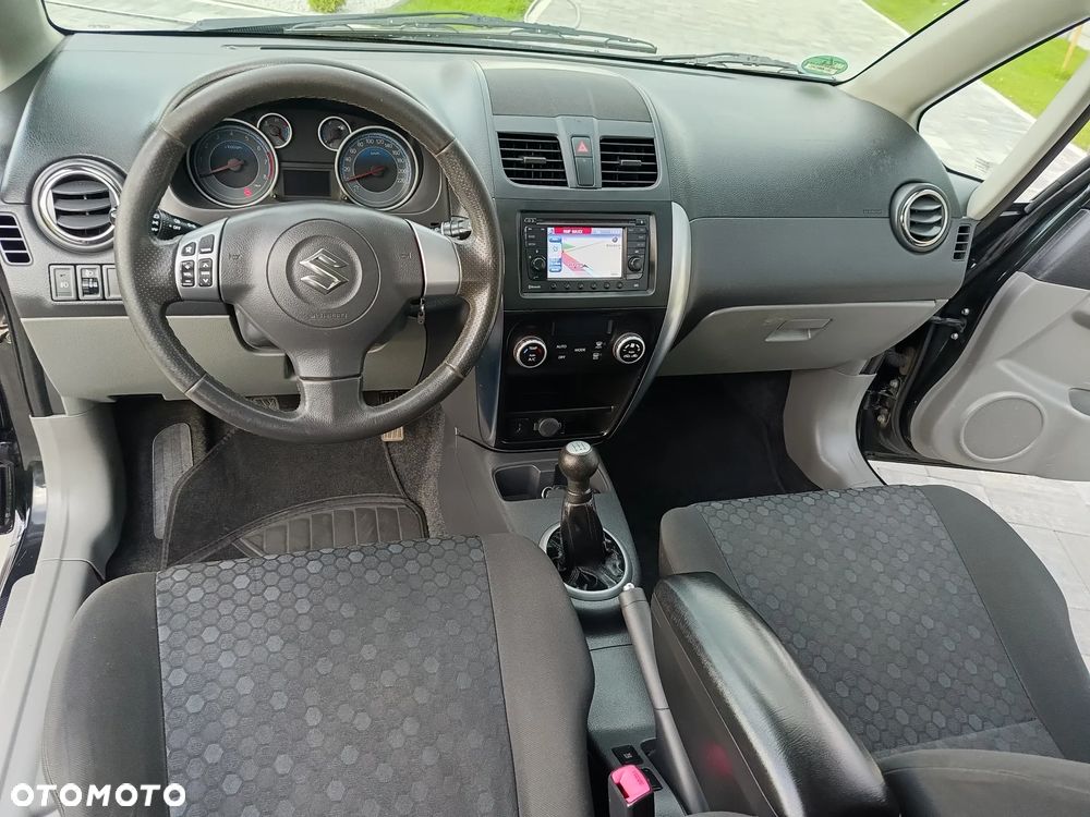 Suzuki SX4 1.6 VVT 4x4 Style - 10