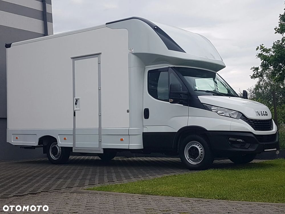 Iveco DAILY KONTENER NISKOPODŁOGOWY 4,44x2,23x2,42 SKLEP FOODTRUCK BAR KLIMA KONIOWÓZ KAMPER - 30