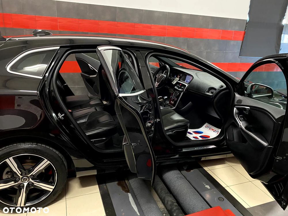 Volvo V40 D2 Drive-E SCR R-Design Momentum - 21