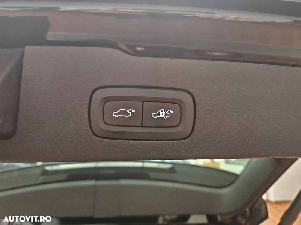 Volvo V60 B4 MHEV AT8 FWD Momentum Pro - 16