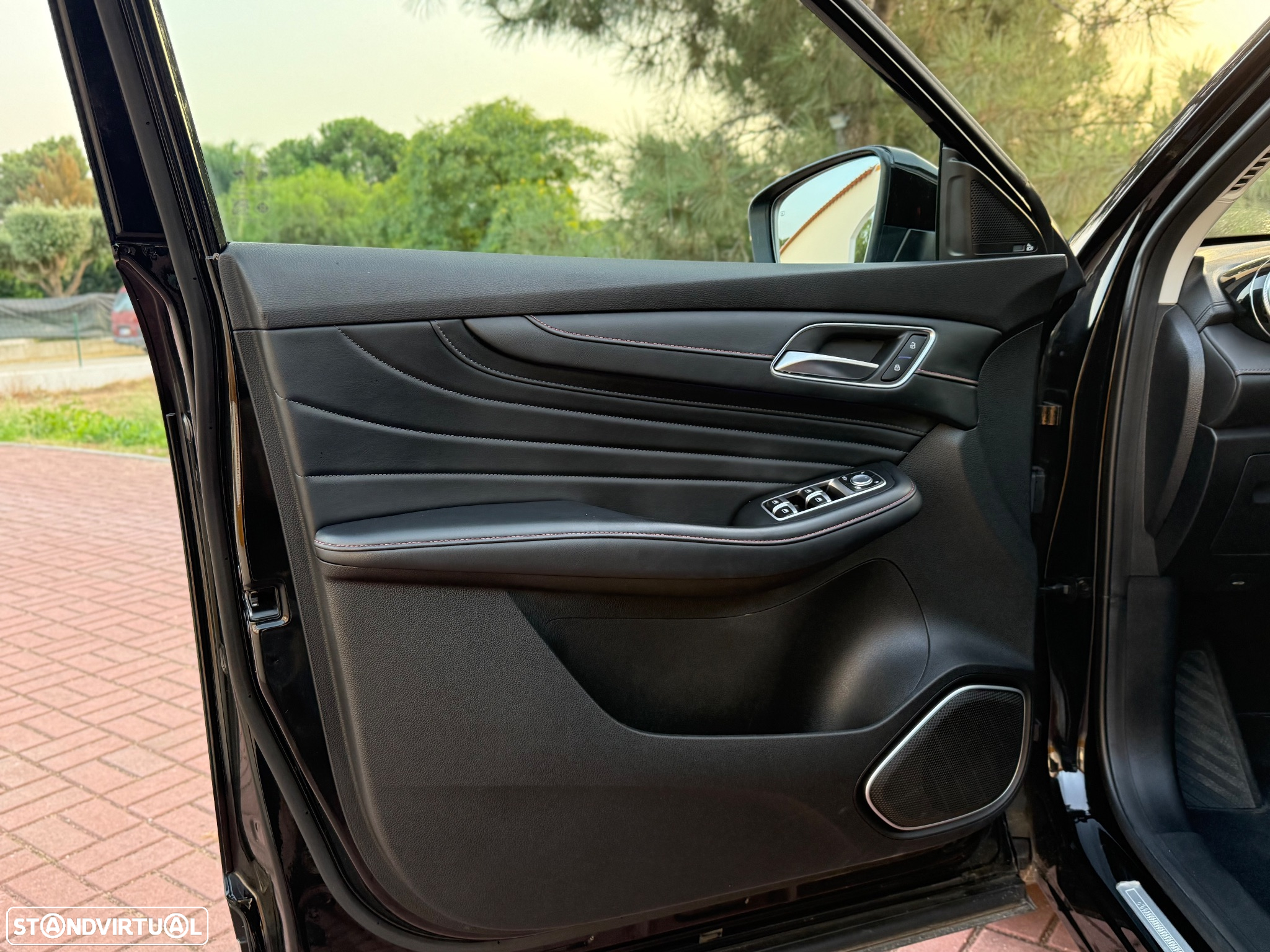 MG EHS 1.5 T-GDI Plug-in Hybrid Luxury - 35