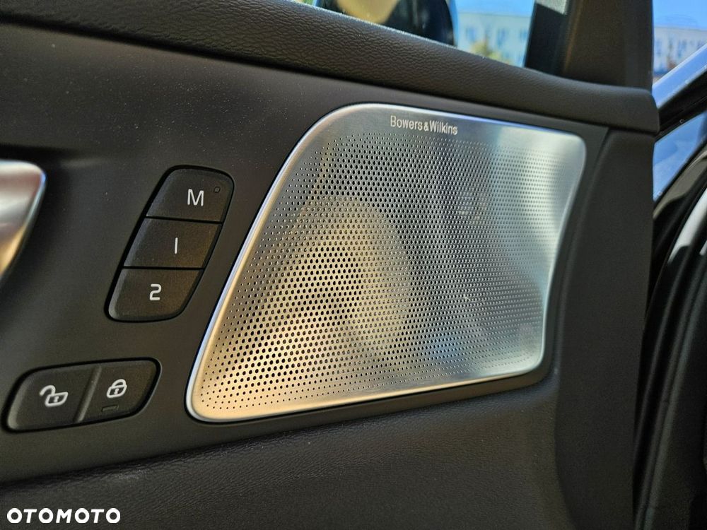 Volvo V60 T8 AWD Plug-In Hybrid Ultra Dark - 28