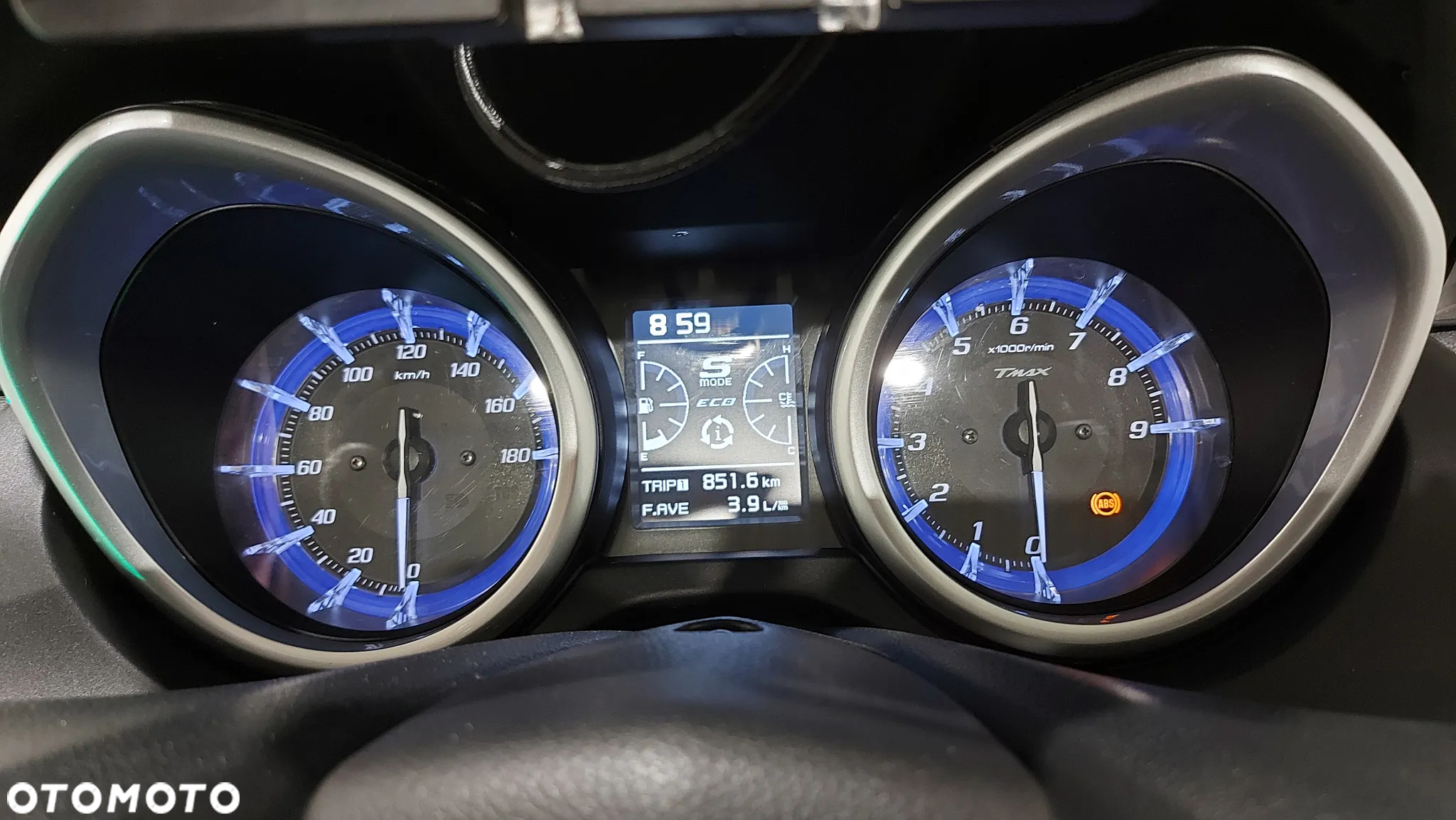 Yamaha Tmax - 10