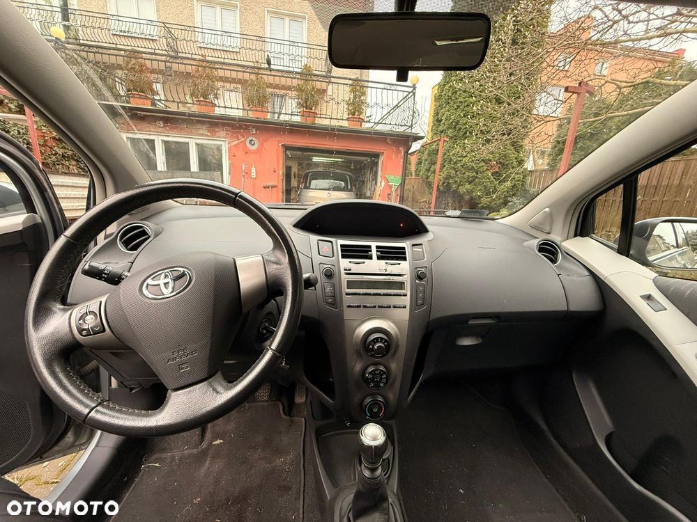 Toyota Yaris 1.33 Sol - 8