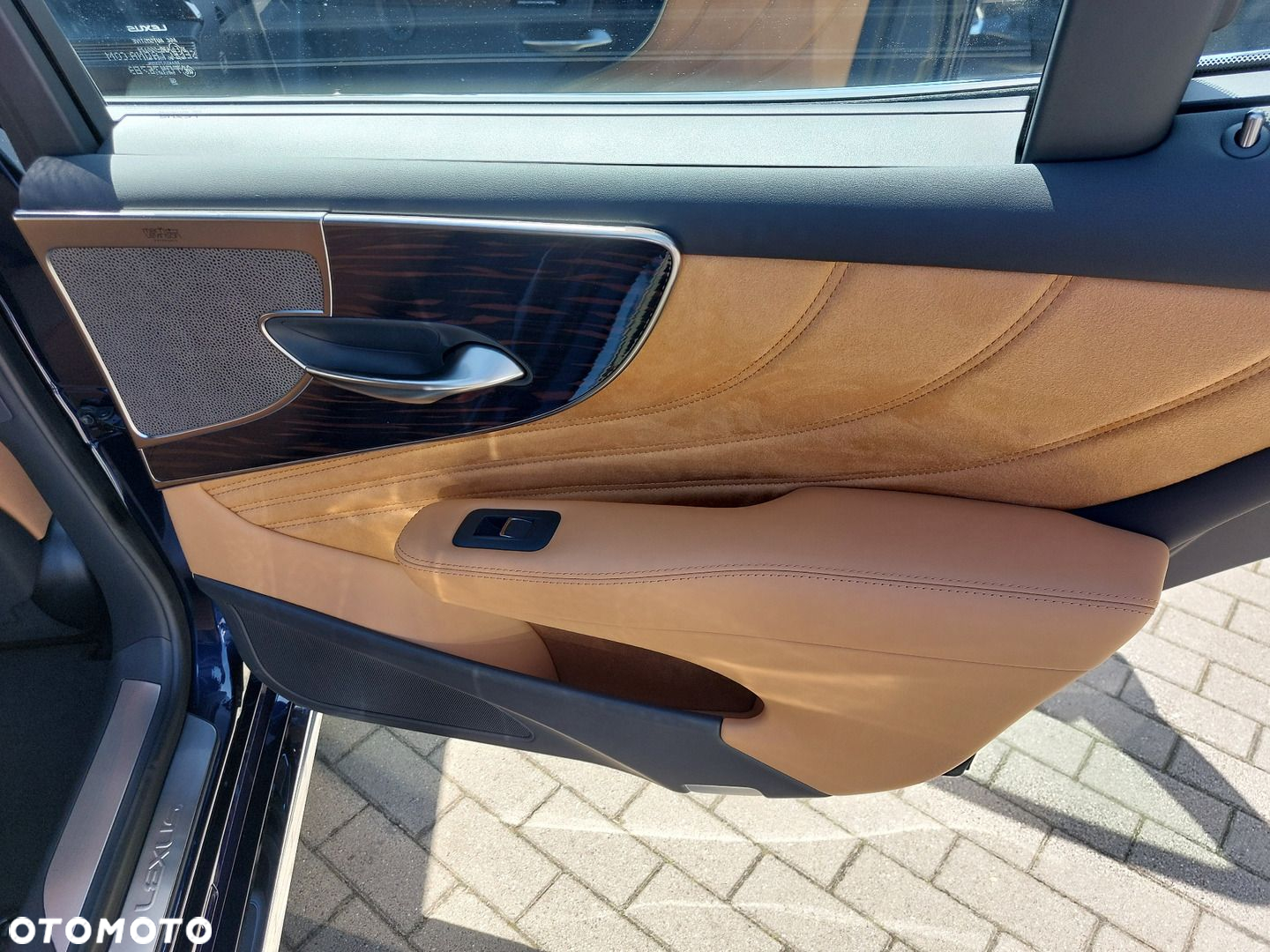 Lexus LS 500h Prestige AWD - 25