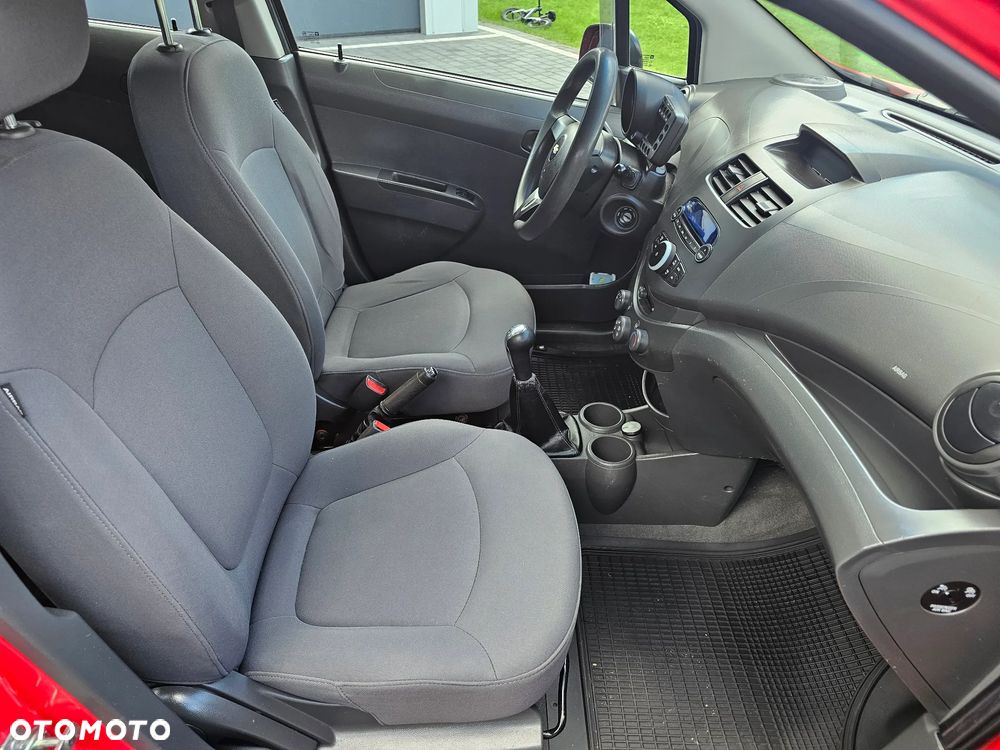Chevrolet Spark 1.0 LS - 32