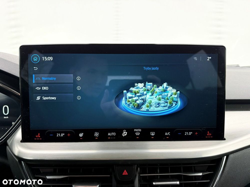 Ford Focus 1.0 EcoBoost Titanium X - 24