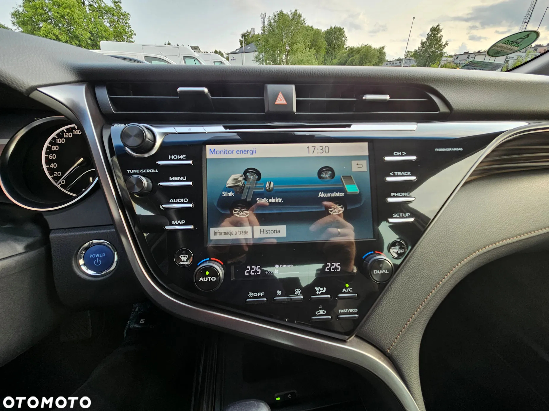 Toyota Camry 2.5 Hybrid Executive CVT - 25