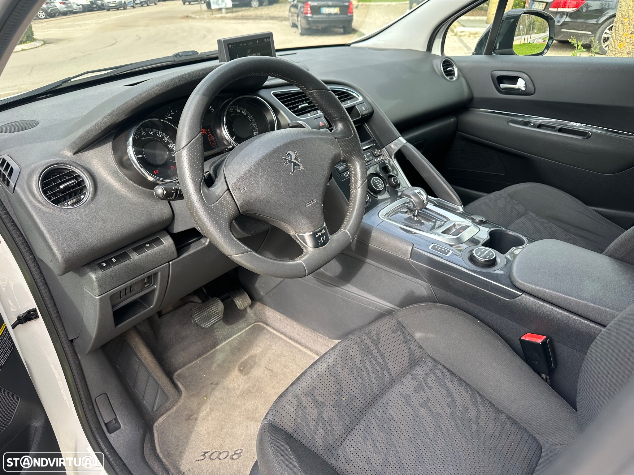 Peugeot 3008 2.0 HDi Hybrid4 99g - 17