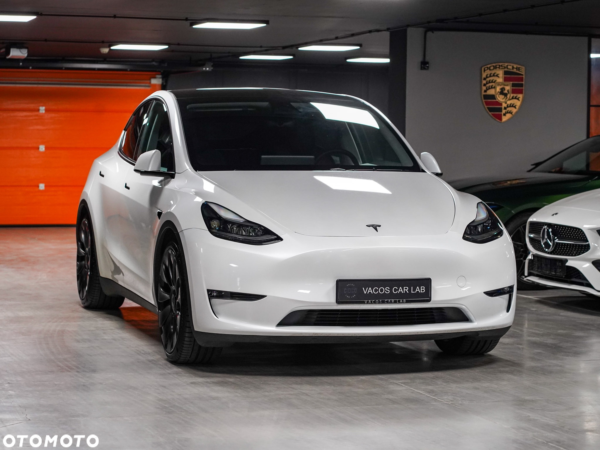 Tesla Y Performance AWD - 11