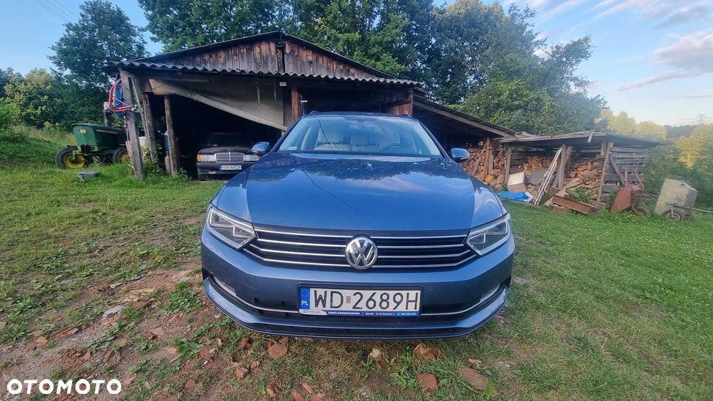 Volkswagen Passat - 1