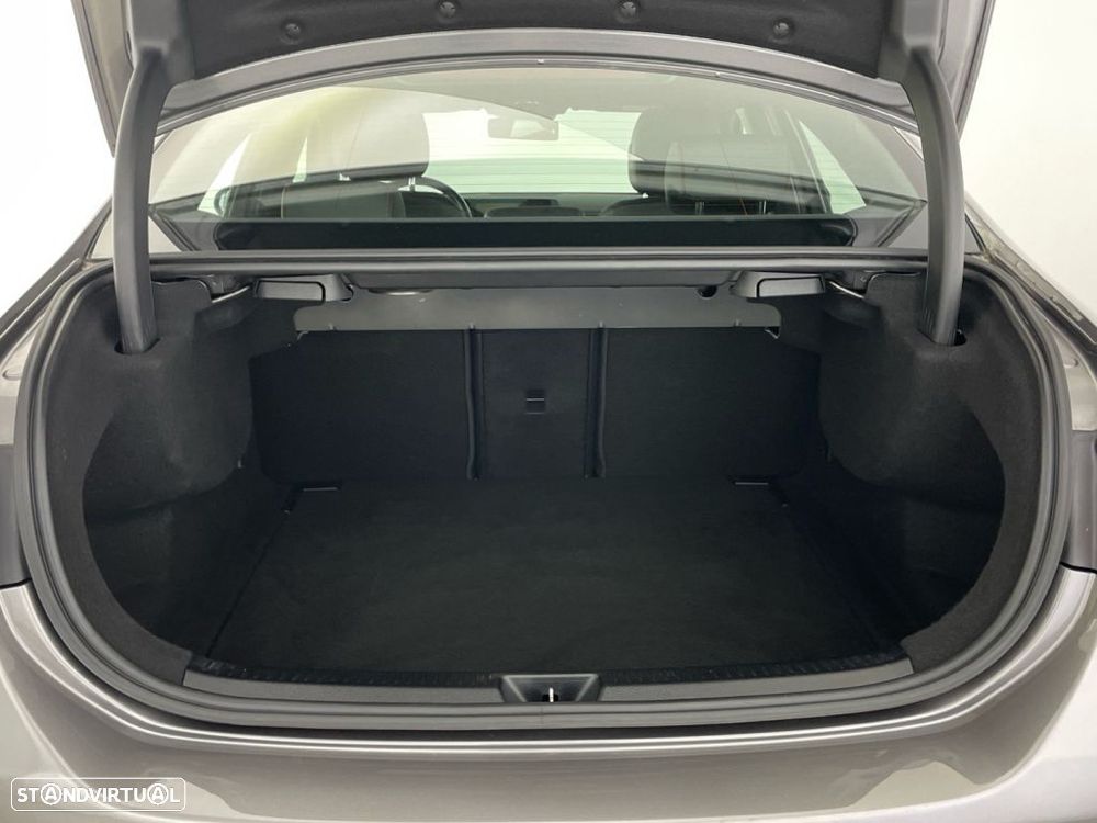 Mercedes-Benz A 180 Limousine d AMG Line Aut. - 13