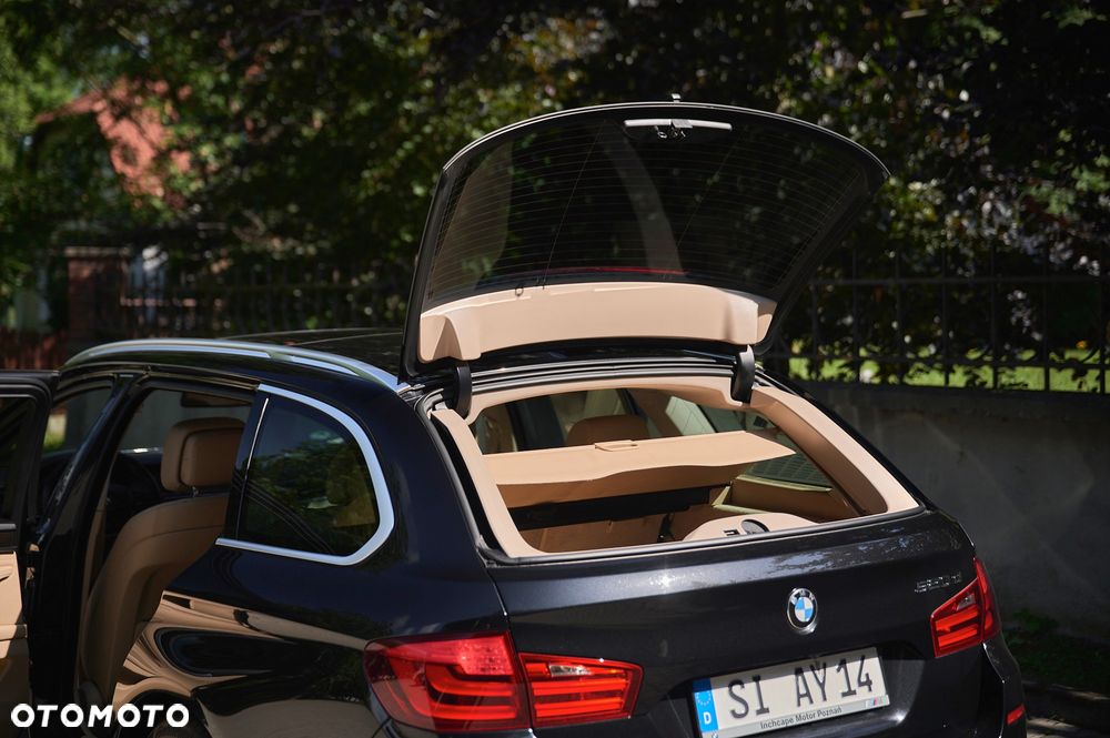 BMW Seria 5 520d - 32