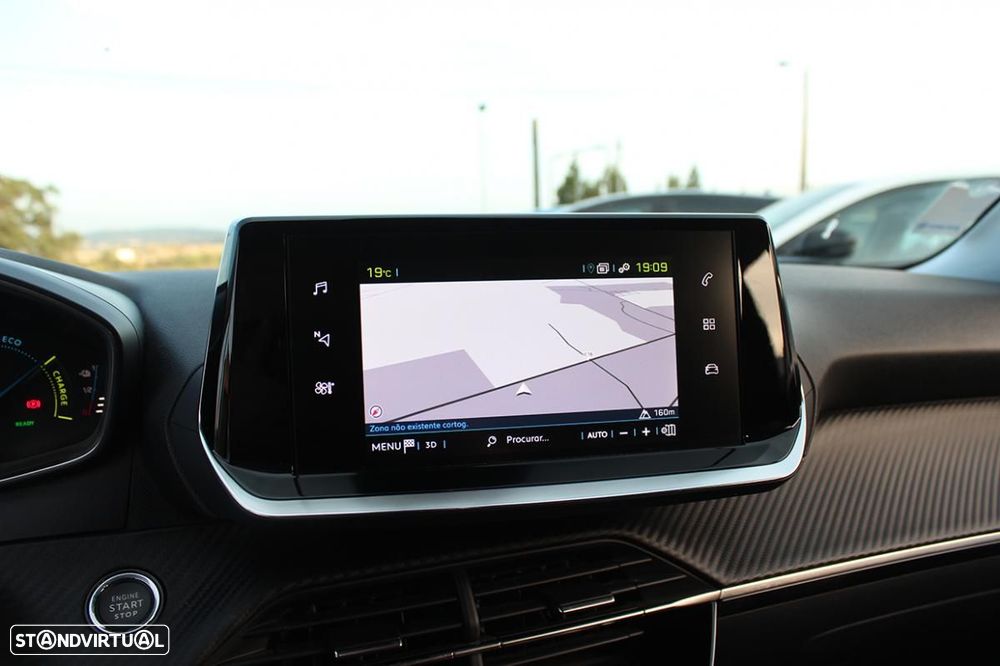 Peugeot e-2008 Allure - 21