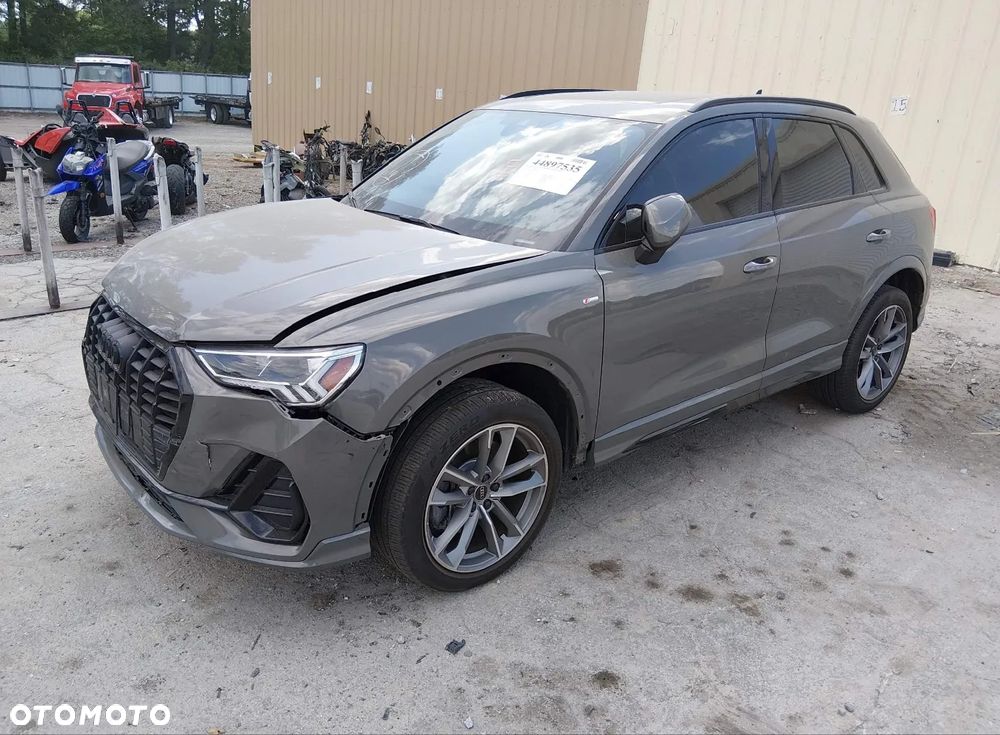 Audi Q3 - 1