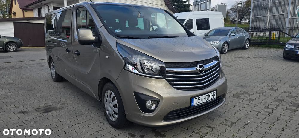 Opel Vivaro - 1