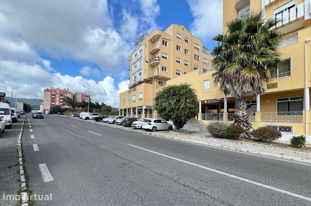 Apartamento T3 com 2 lugares de estacionamento - Grande imagem: 2/31
