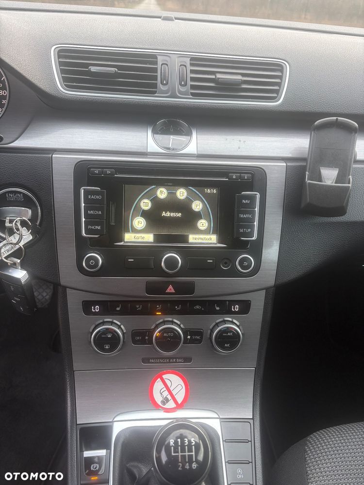 Volkswagen Passat 2.0 Blue TDI SCR Trendline - 15