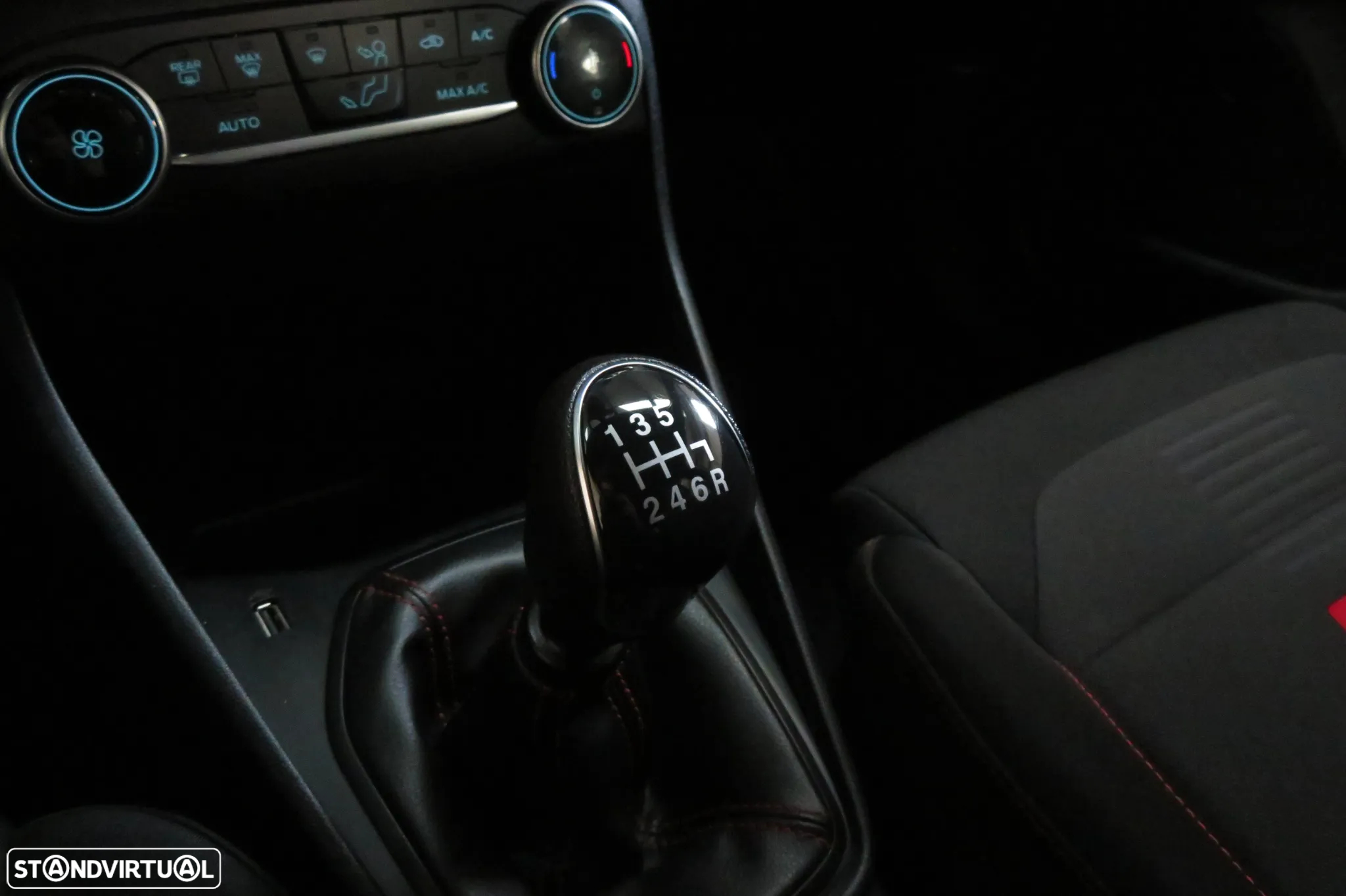 Ford Fiesta 1.0 EcoBoost ST-Line X - 30