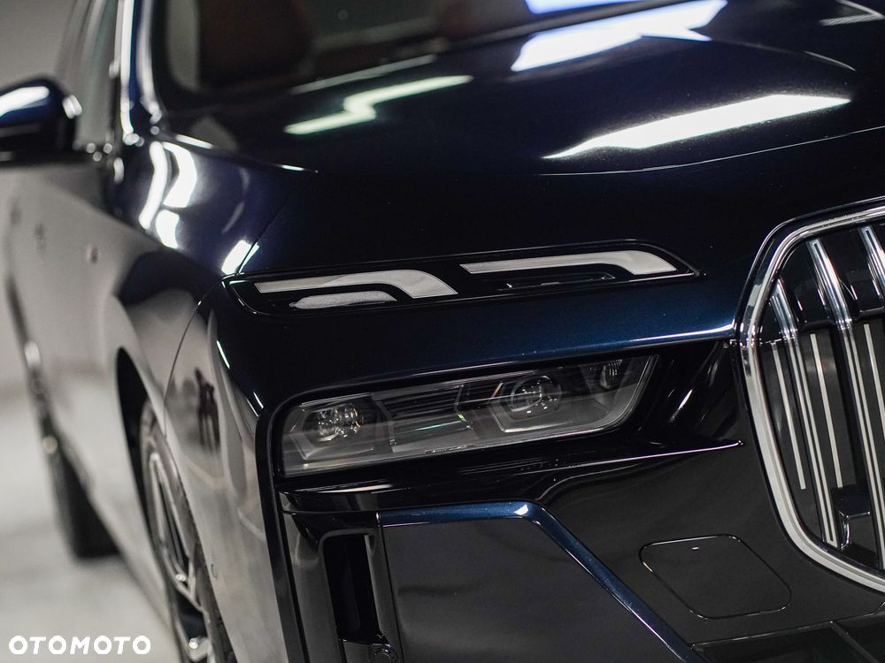 BMW Seria 7 - 8