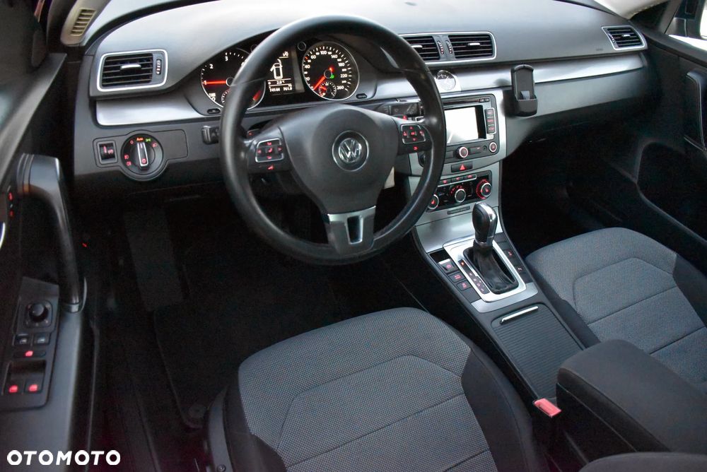Volkswagen Passat 2.0 TDI DSG Comfortline - 5
