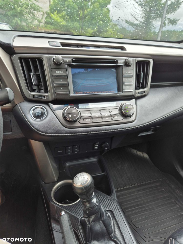 Toyota RAV4 - 6