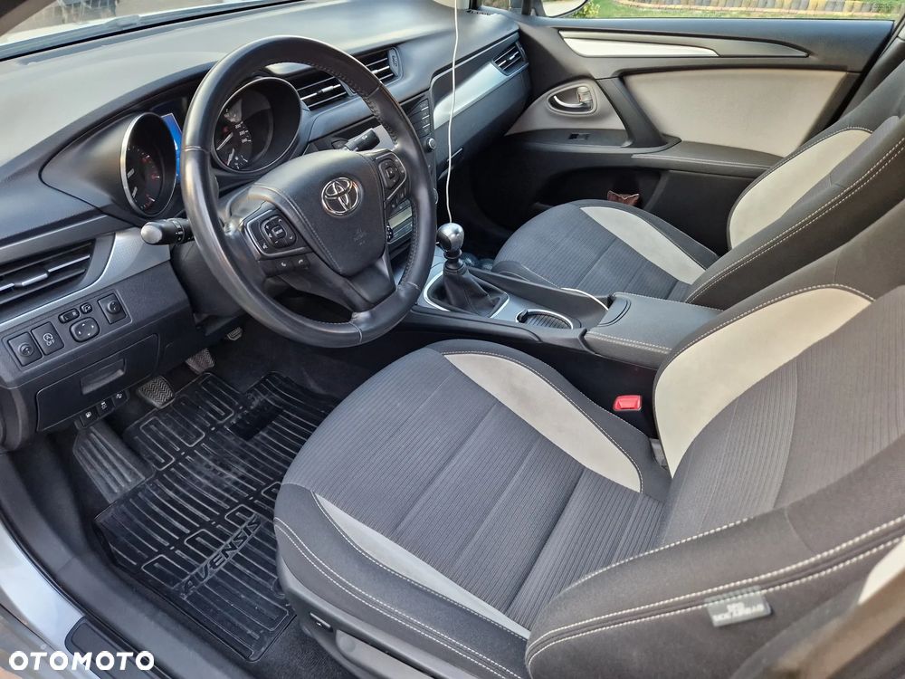 Toyota Avensis 2.0 D-4D Premium - 16