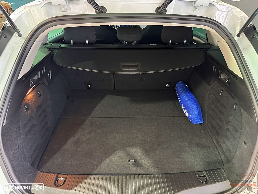 Renault Mégane Sport Tourer 1.6 E-Tech Plug-In Hybrid R.S. Line - 11