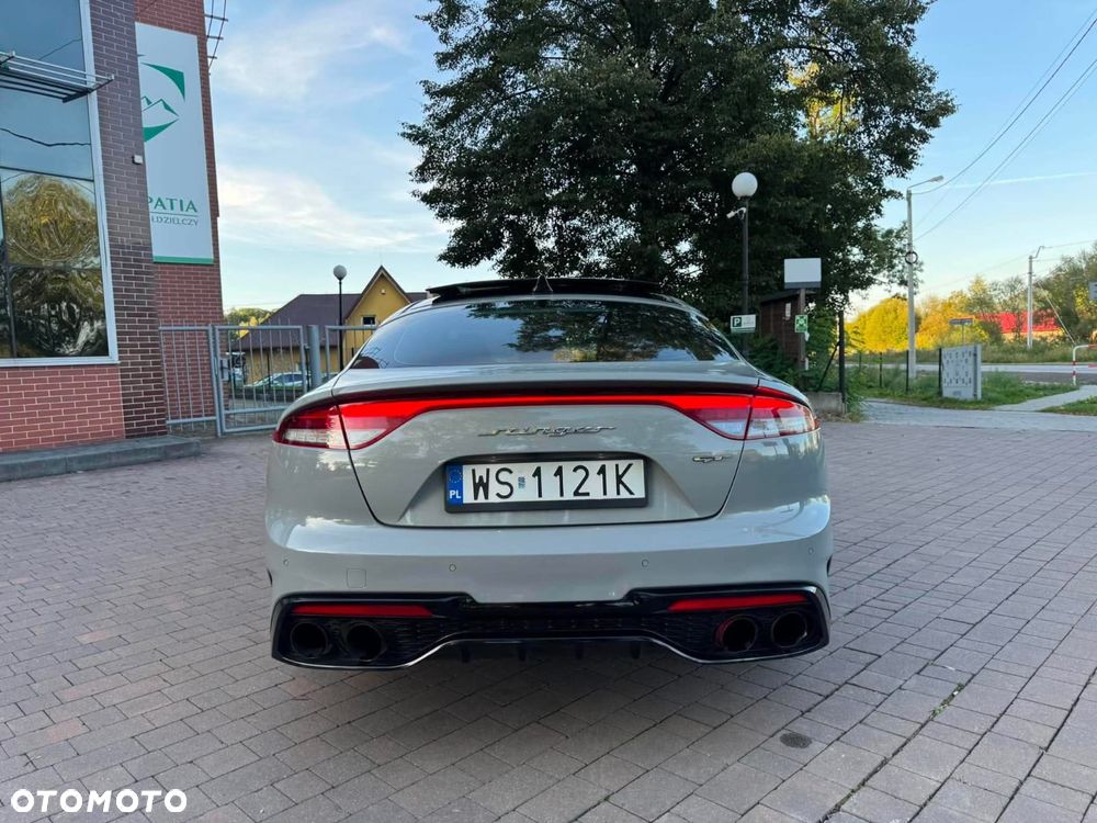 Kia Stinger - 15