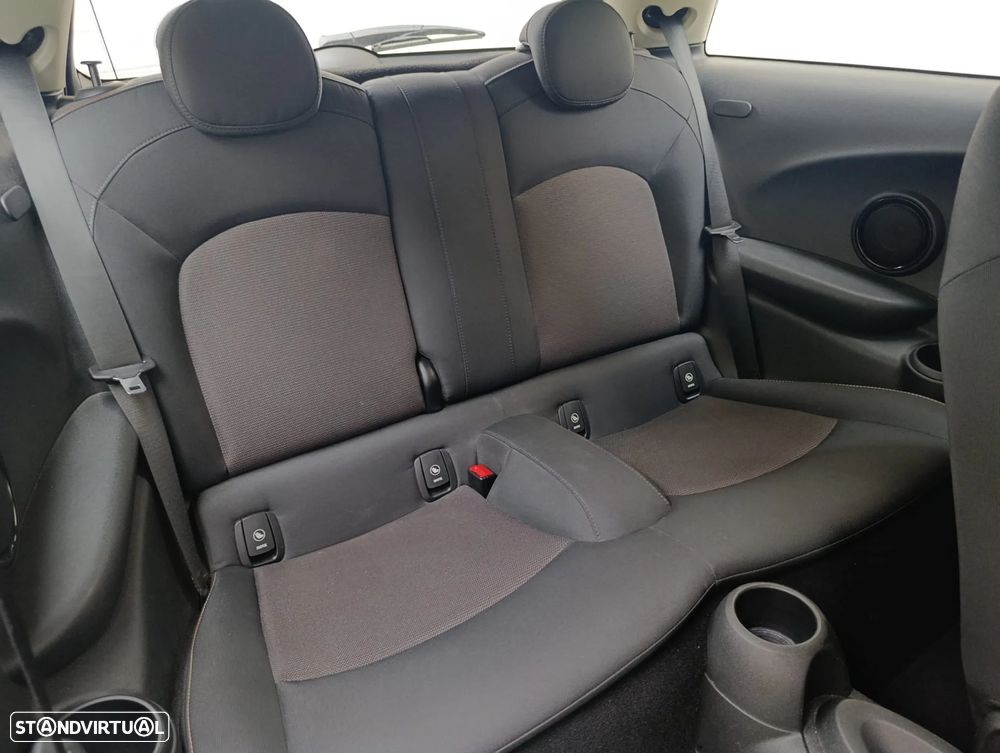 MINI 3 Portas One - 10